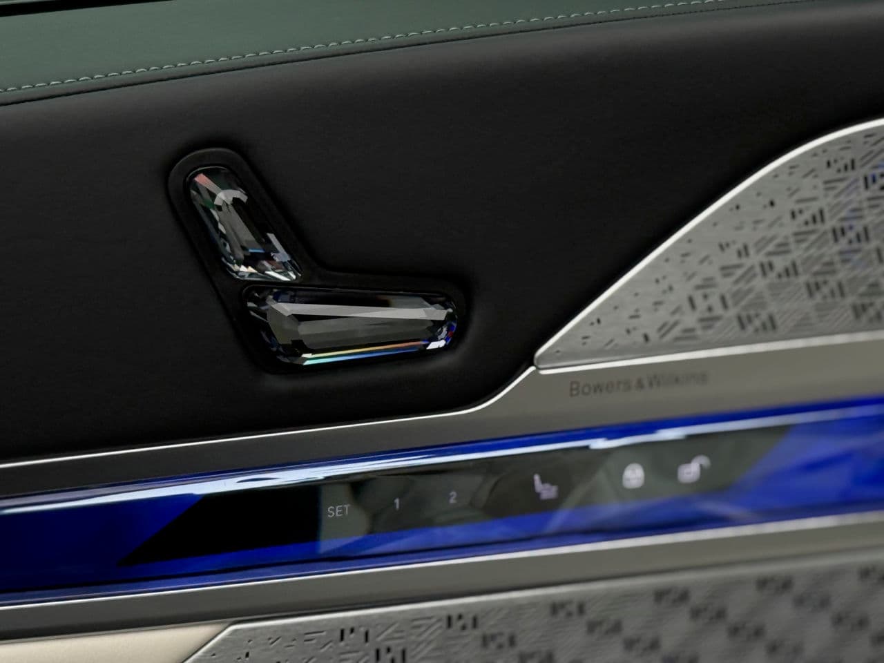 BMW 740 2024 — Миниатюра 8
