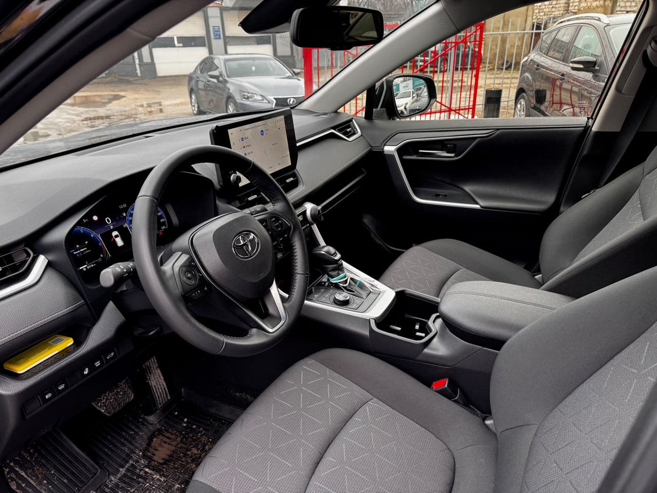 Toyota Rav-4 2023 — Миниатюра 7