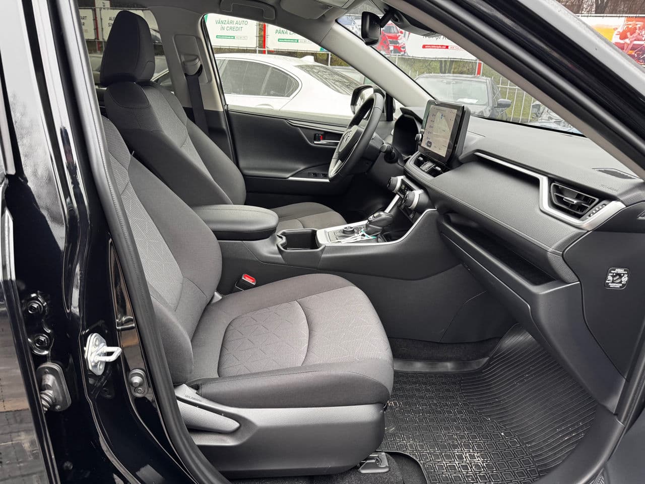Toyota Rav-4 2023 — Миниатюра 6