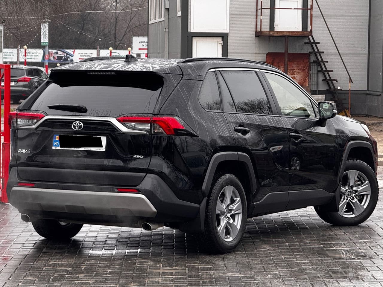 Toyota Rav-4 2023 — Миниатюра 2