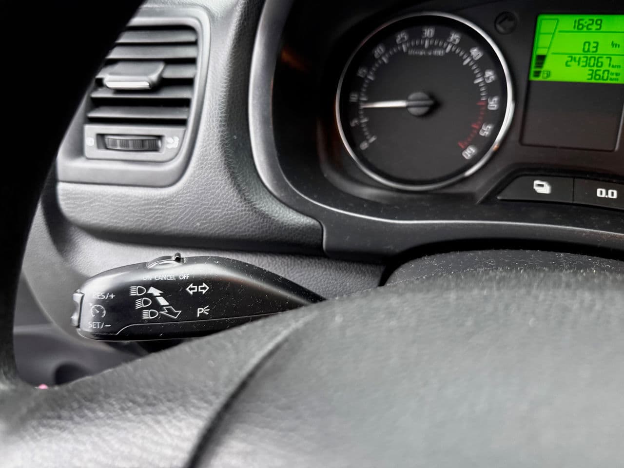 Skoda Fabia 2012 — Миниатюра 12