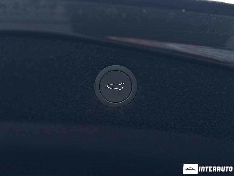 Tesla Model 3 2024 — Миниатюра 16