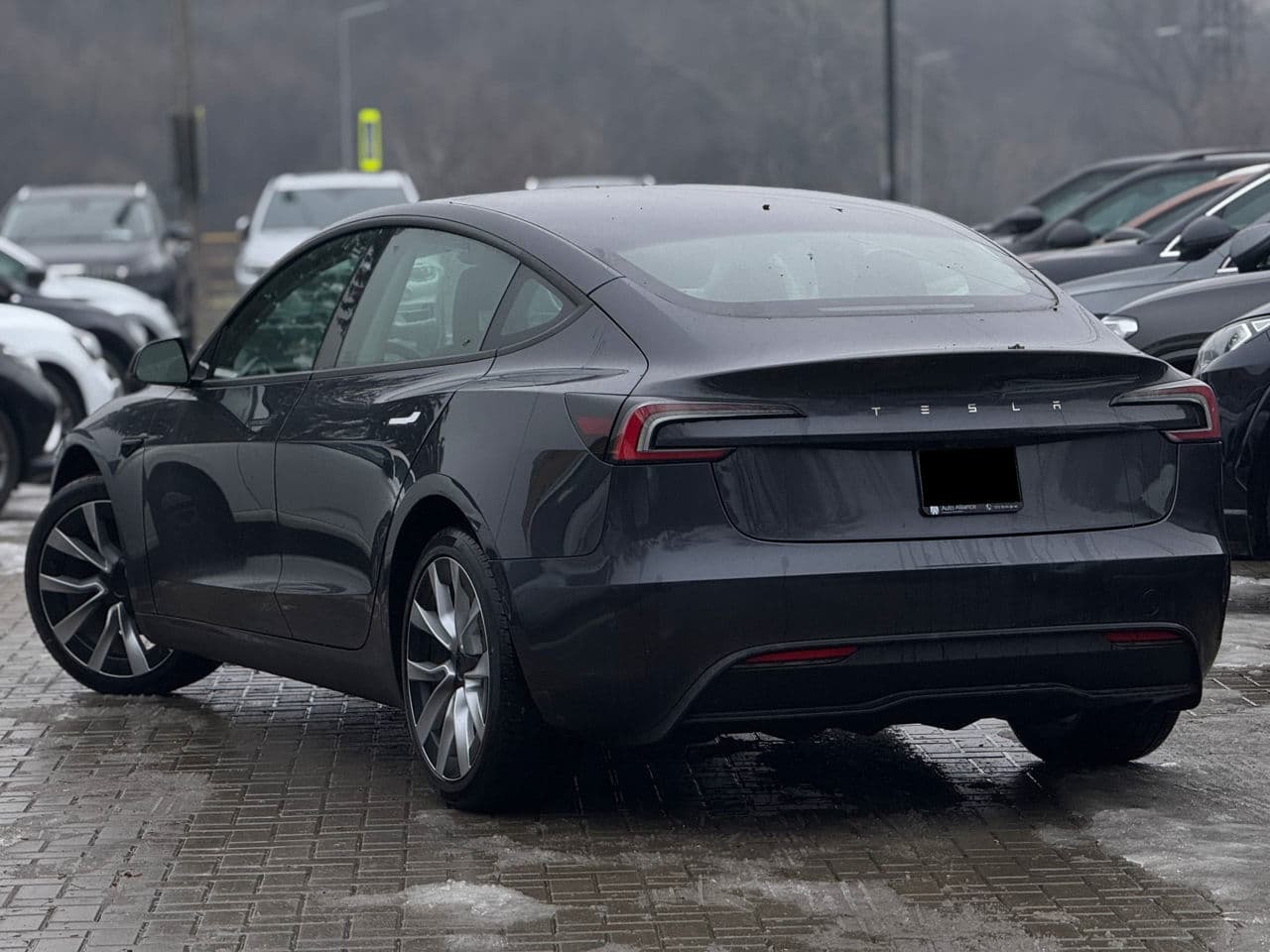 Tesla Model 3 2024 — Миниатюра 4