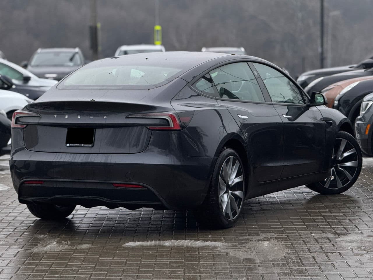 Tesla Model 3 2024 — Миниатюра 3
