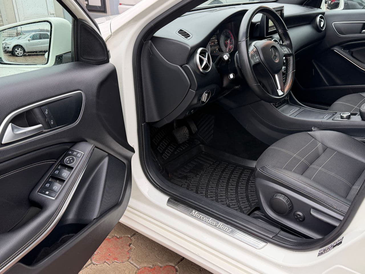 Mercedes A 180 2015 — Миниатюра 5
