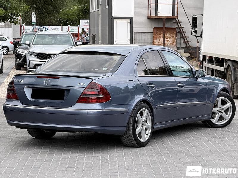 2003 Mercedes E 220 — Miniatură 4