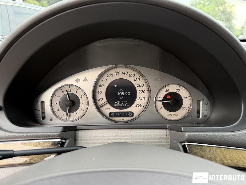 2003 Mercedes E 220 — Miniatură 10