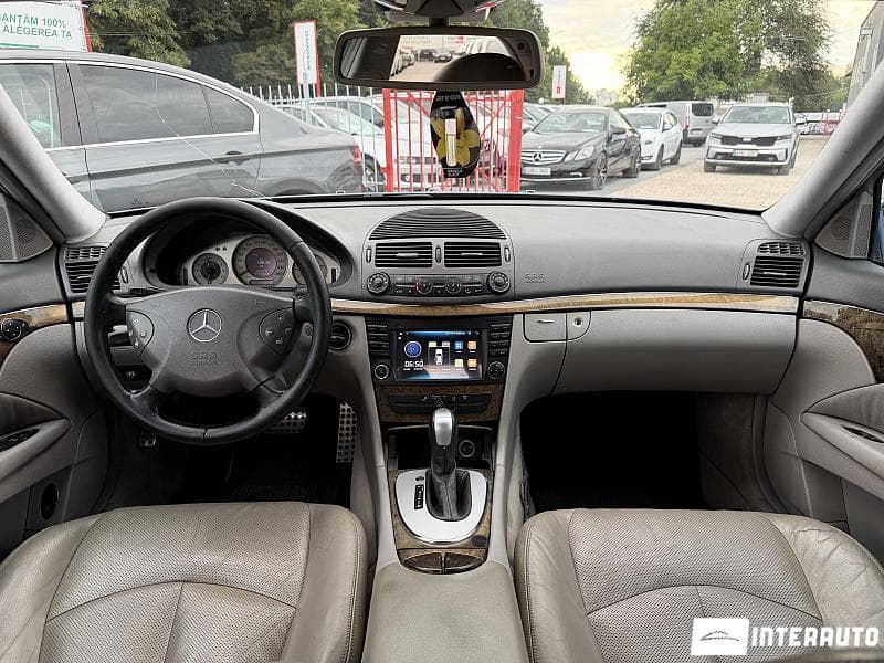 2003 Mercedes E 220 — Miniatură 9