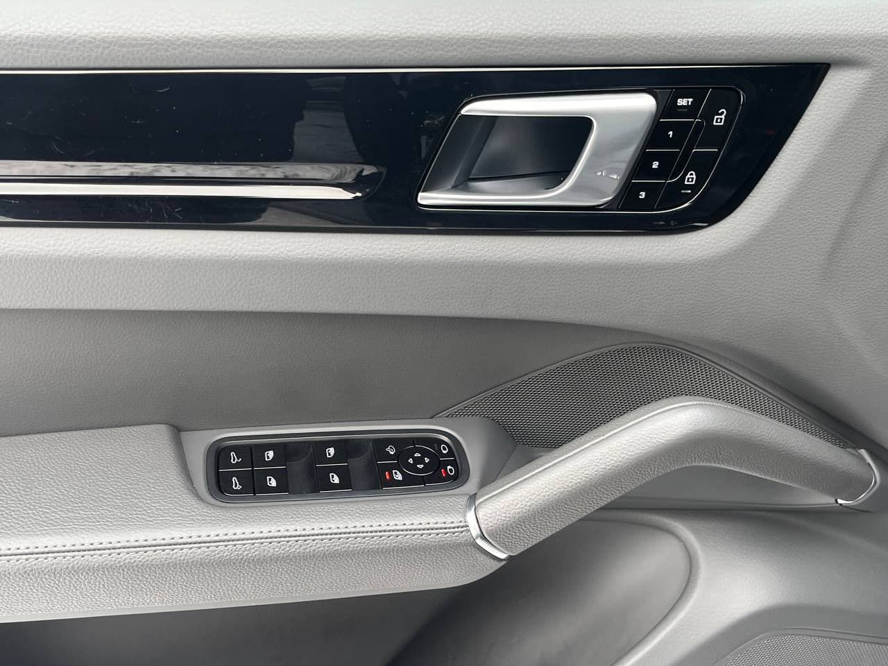 Porsche Cayenne 2021 — Миниатюра 19