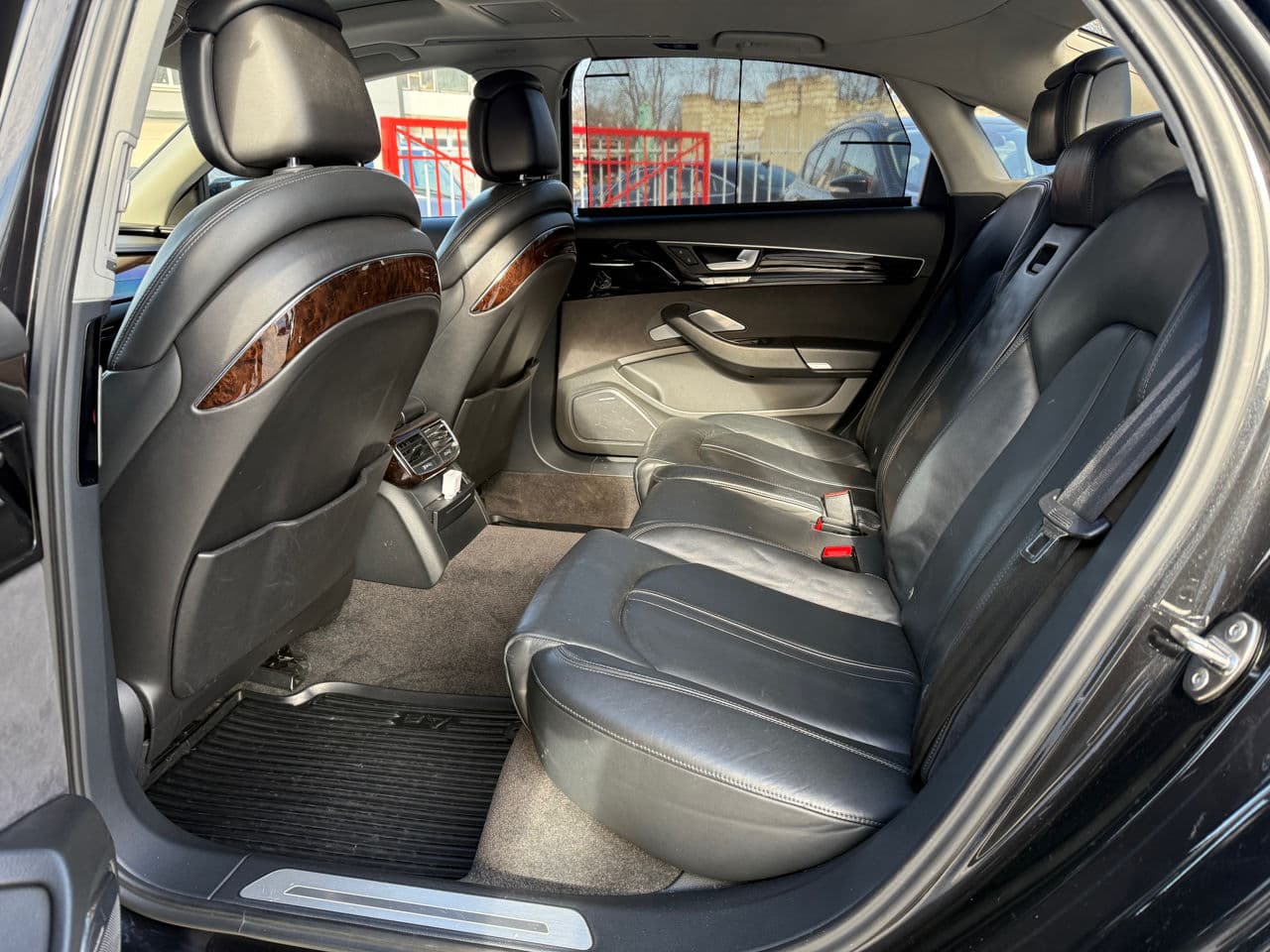 Audi A8 2011 — Миниатюра 18