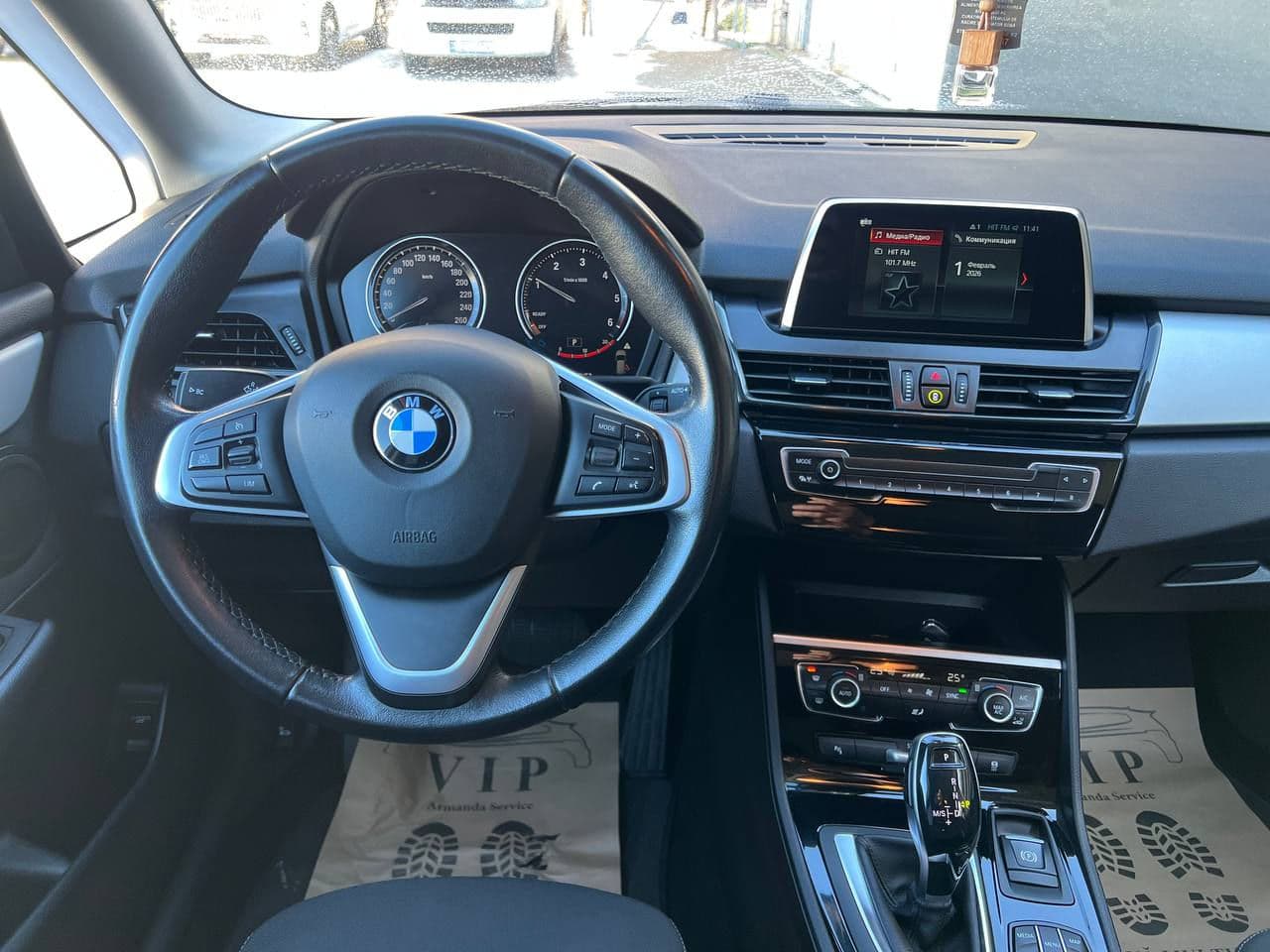 BMW 216d 2021 — Миниатюра 8