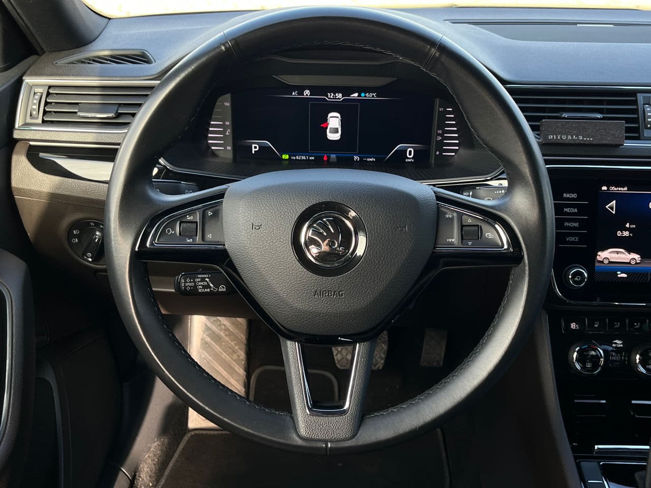 Skoda Superb 2019 — Миниатюра 9
