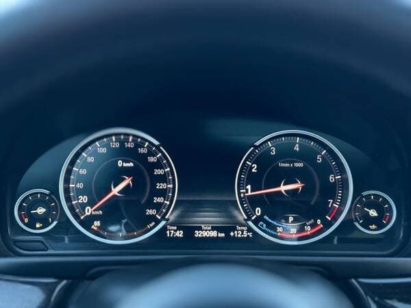 2012 BMW 528 — Miniatură 9
