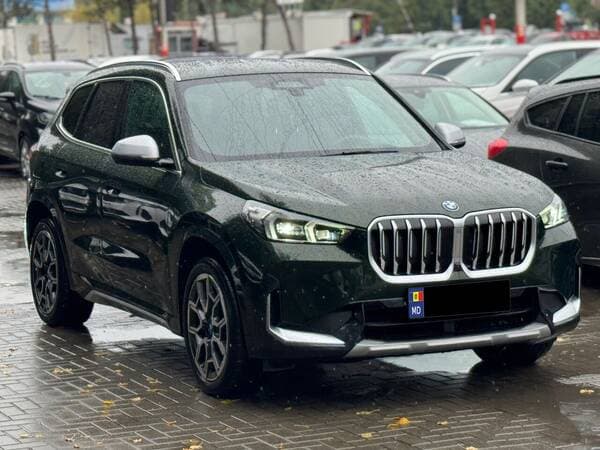 2023 BMW X1 xDrive30e — Miniatură 2