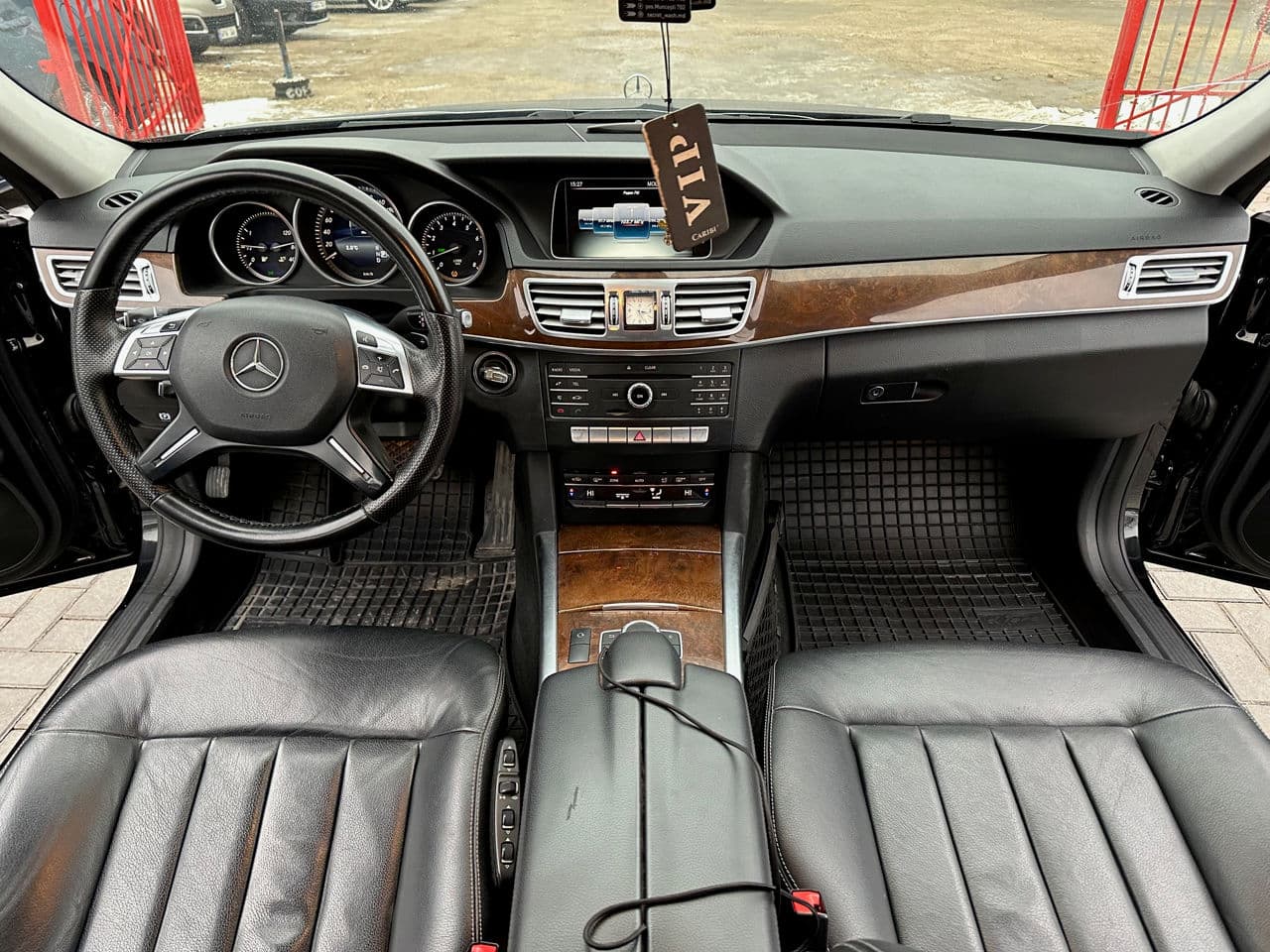 Mercedes E 200 2015 — Миниатюра 9