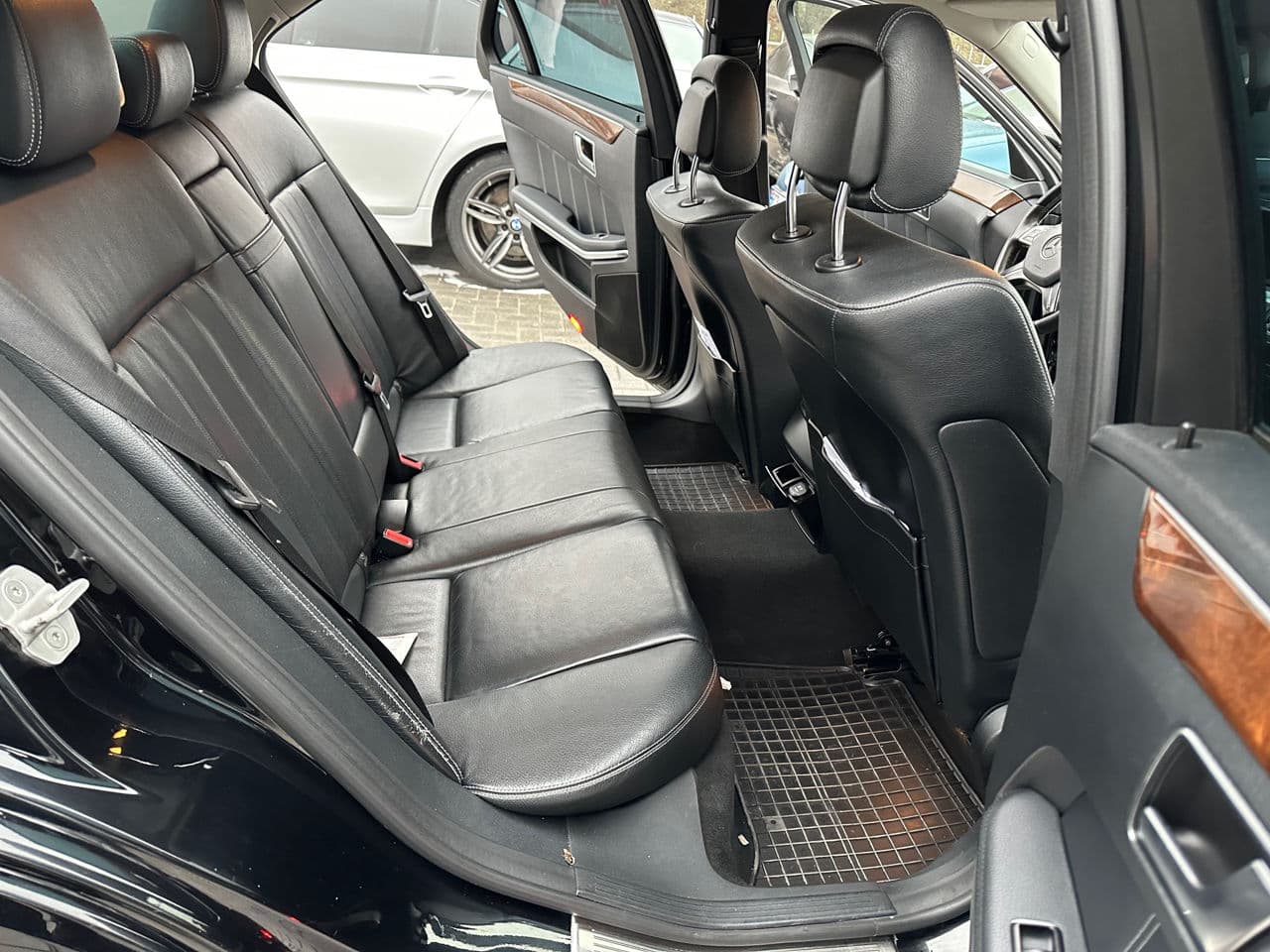 Mercedes E 200 2015 — Миниатюра 8