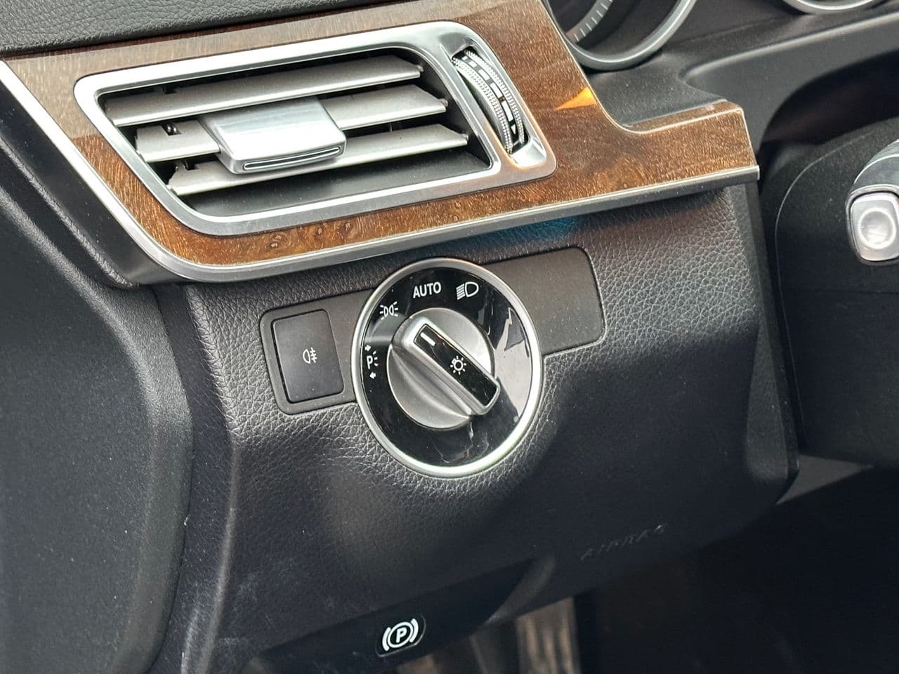 Mercedes E 200 2015 — Миниатюра 14