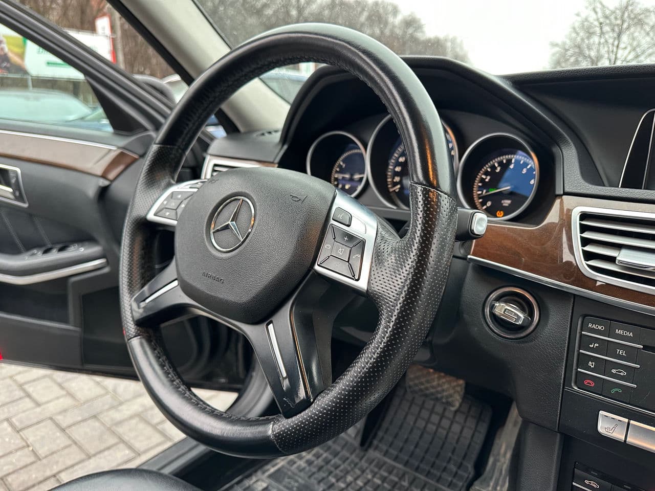 Mercedes E 200 2015 — Миниатюра 11