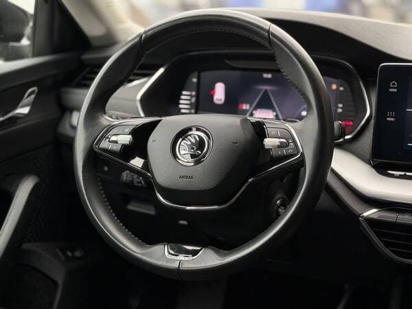 2021 Skoda Octavia — Miniatură 10
