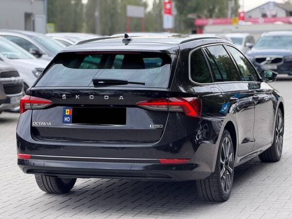 2021 Skoda Octavia — Miniatură 4
