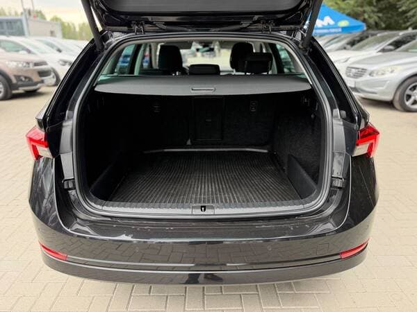 2021 Skoda Octavia — Miniatură 19