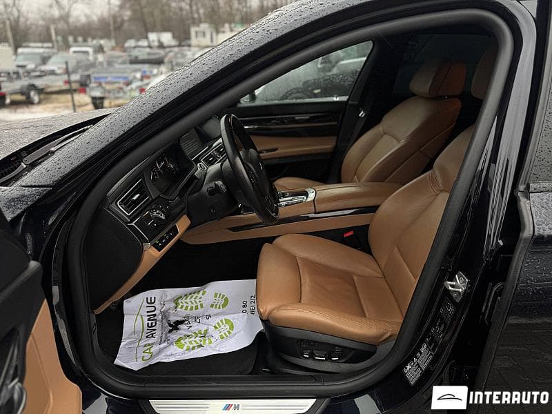 BMW 740 2011 — Миниатюра 5