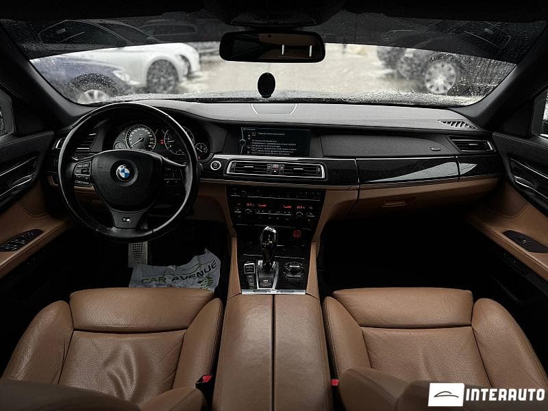 BMW 740 2011 — Миниатюра 6
