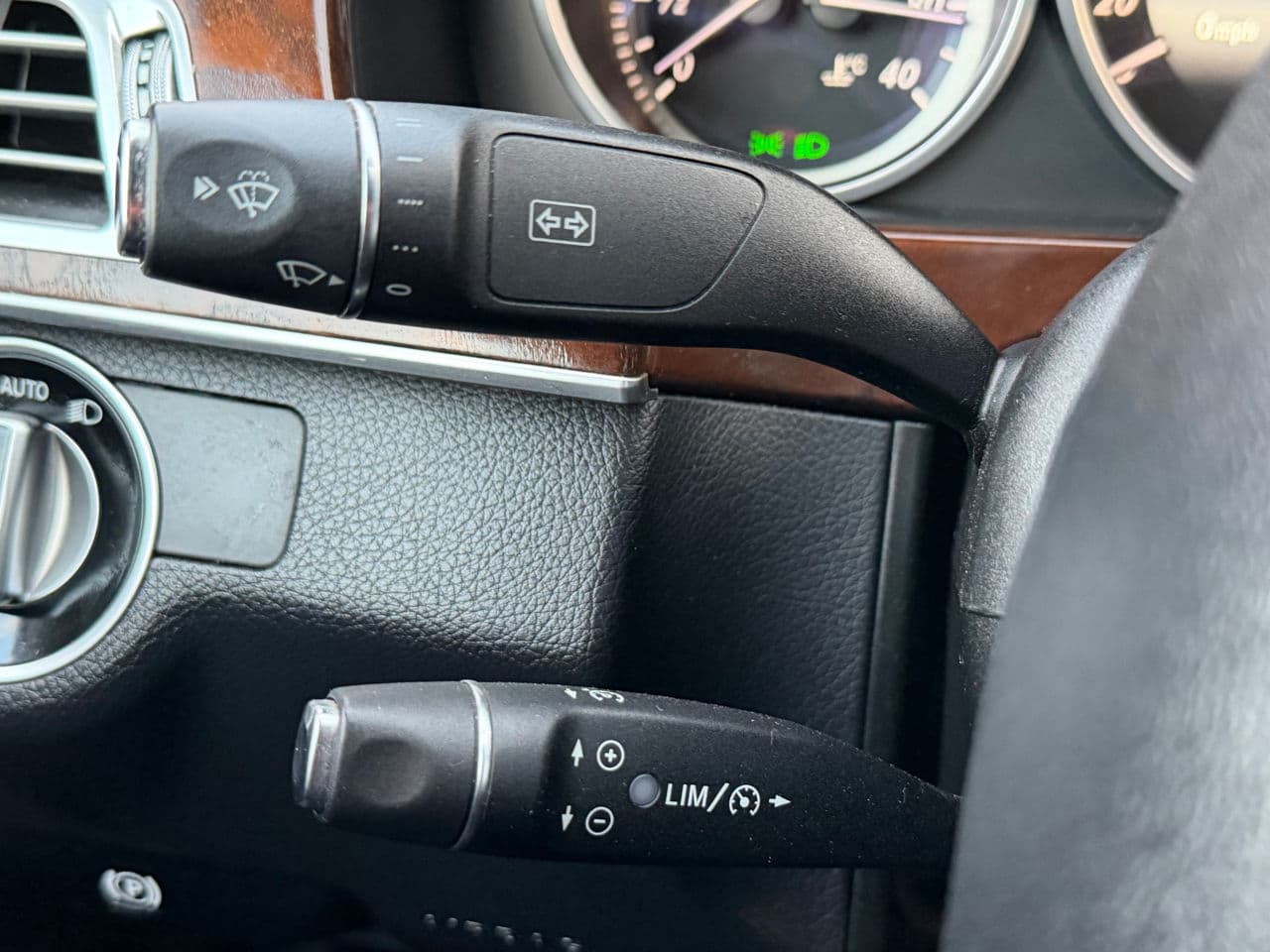 2013 Mercedes E 220 — Miniatură 10