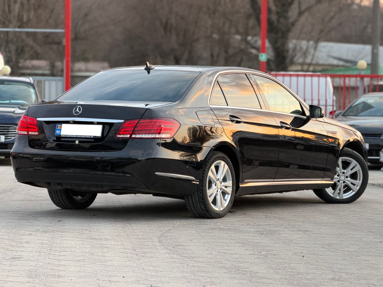2013 Mercedes E 220 — Miniatură 2