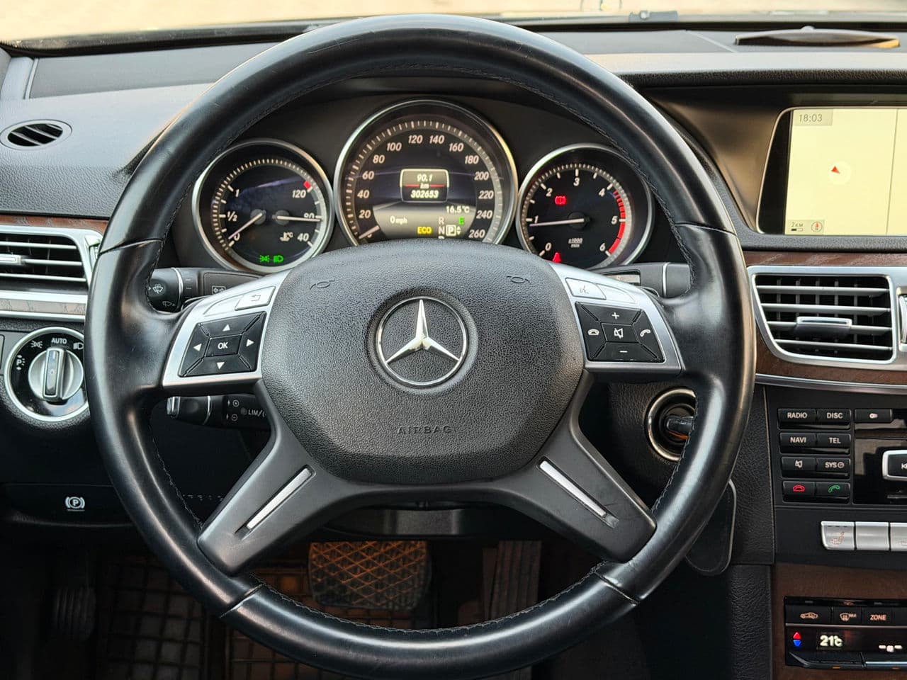 2013 Mercedes E 220 — Miniatură 12