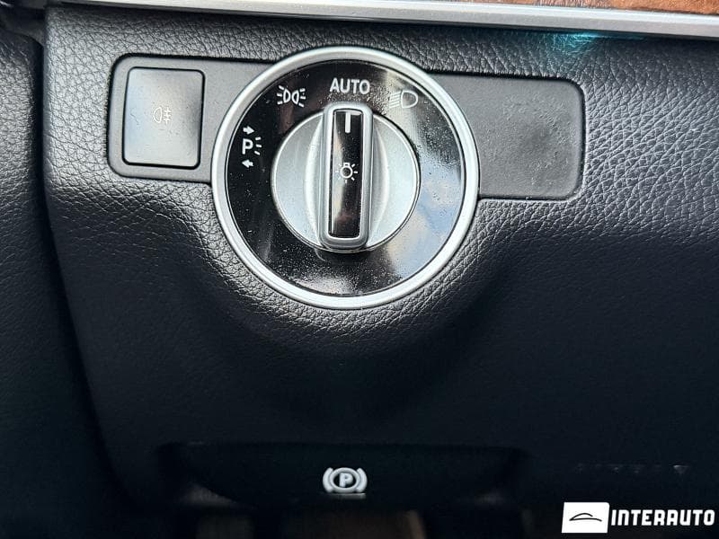 2013 Mercedes E 220 — Miniatură 9