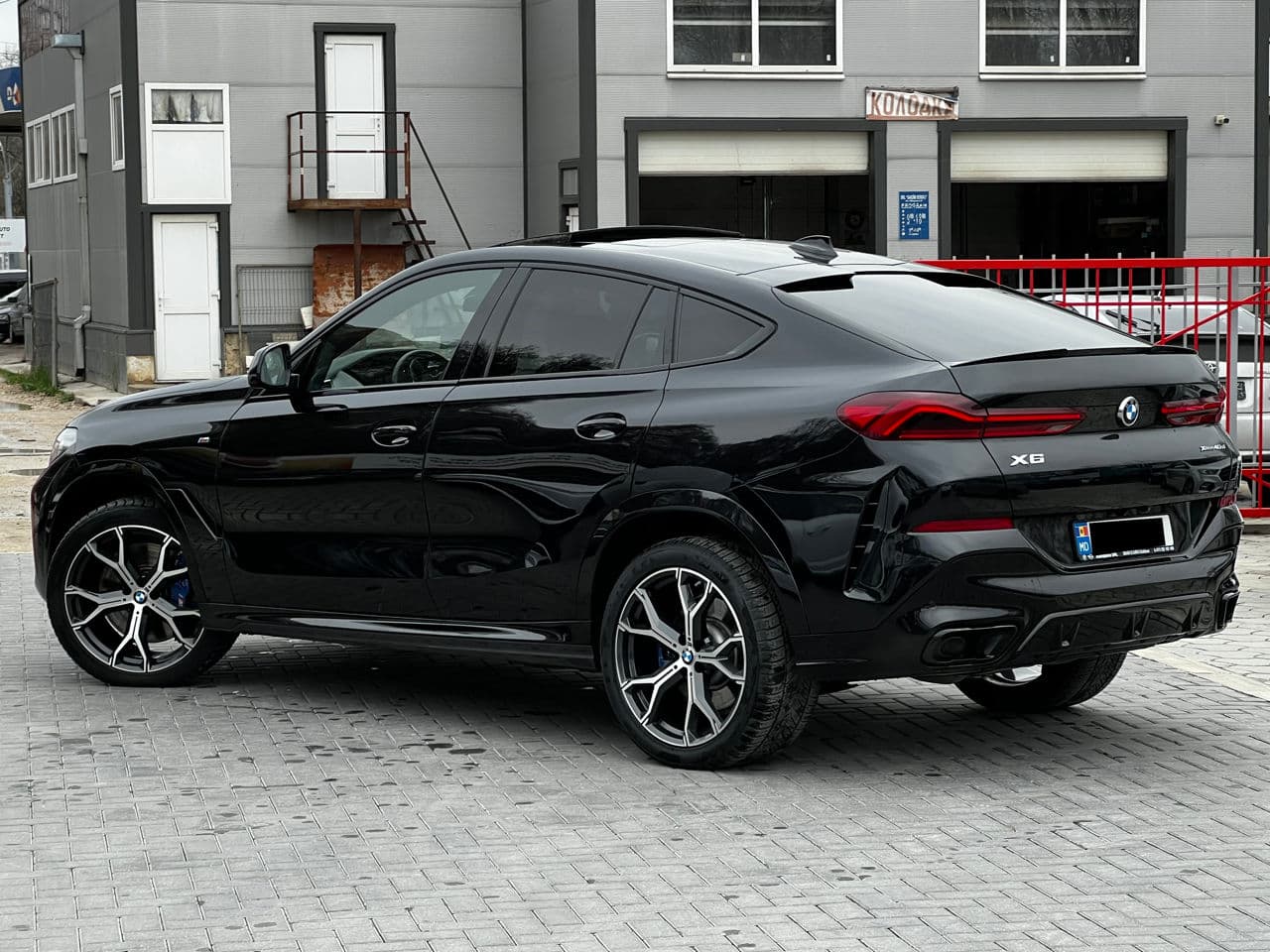 2021 BMW X6 4.0D — Miniatură 3
