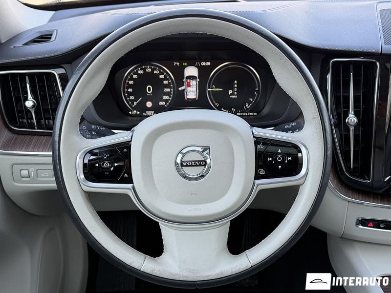 Volvo XC 60 2018 — Миниатюра 14