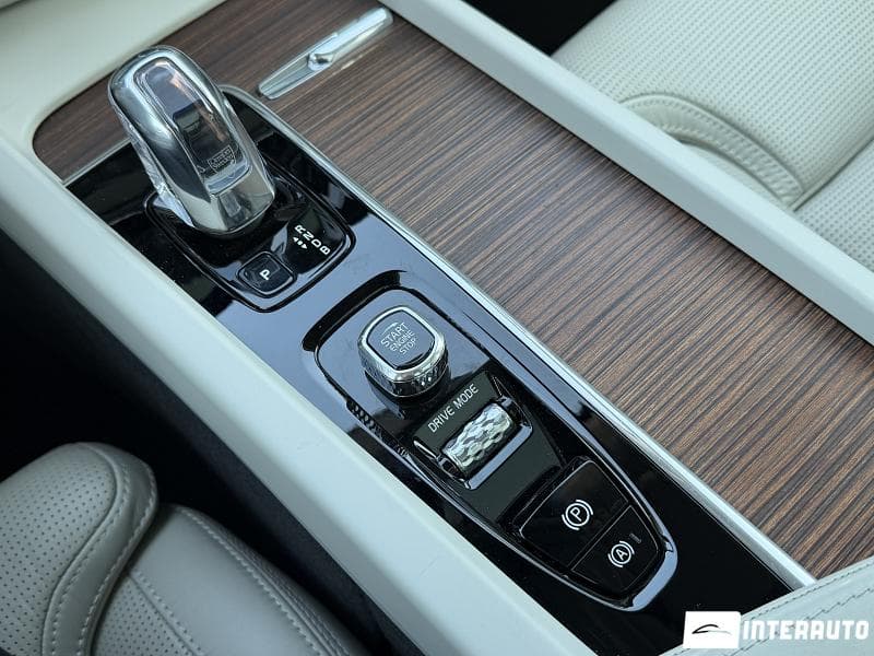 Volvo XC 60 2018 — Миниатюра 20