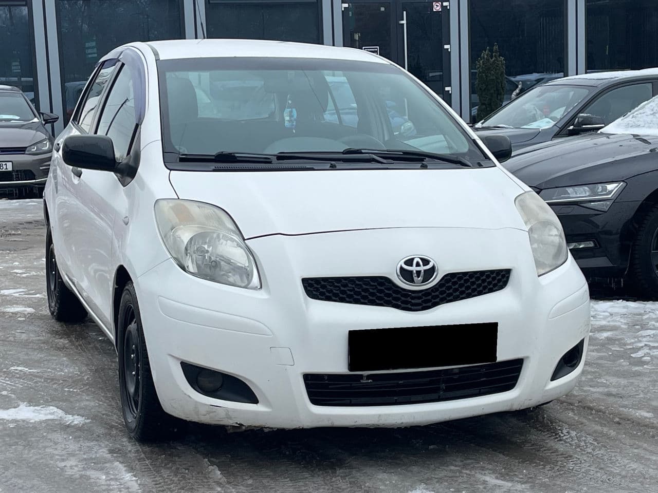 Toyota Yaris 2010 — Миниатюра 3