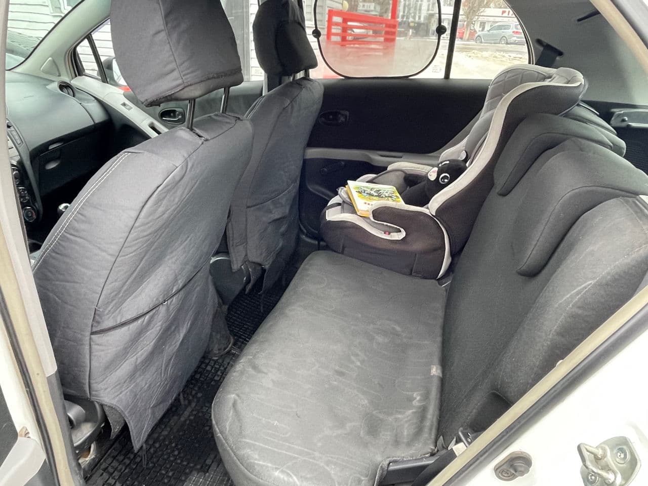 Toyota Yaris 2010 — Миниатюра 9
