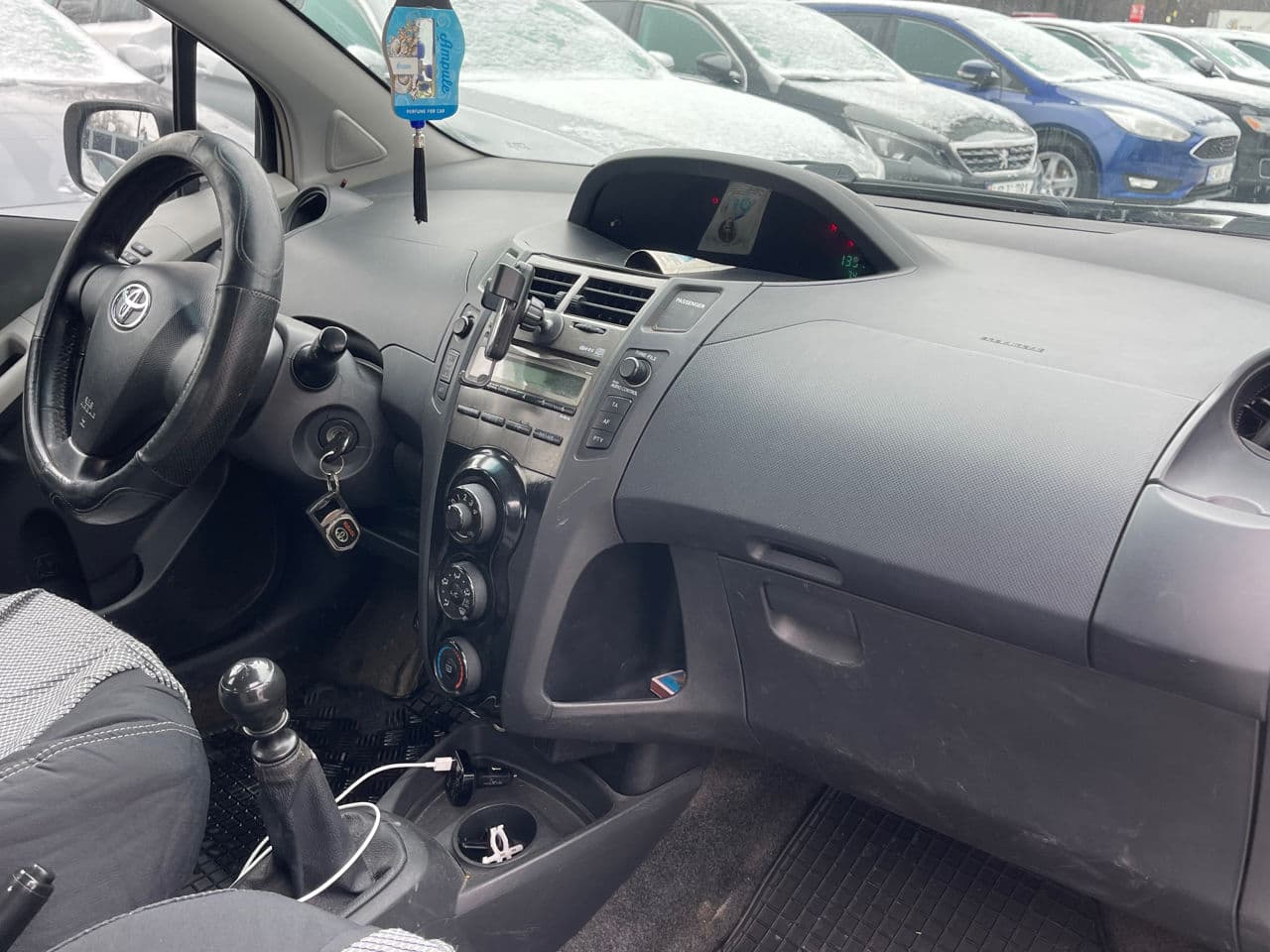 Toyota Yaris 2010 — Миниатюра 10