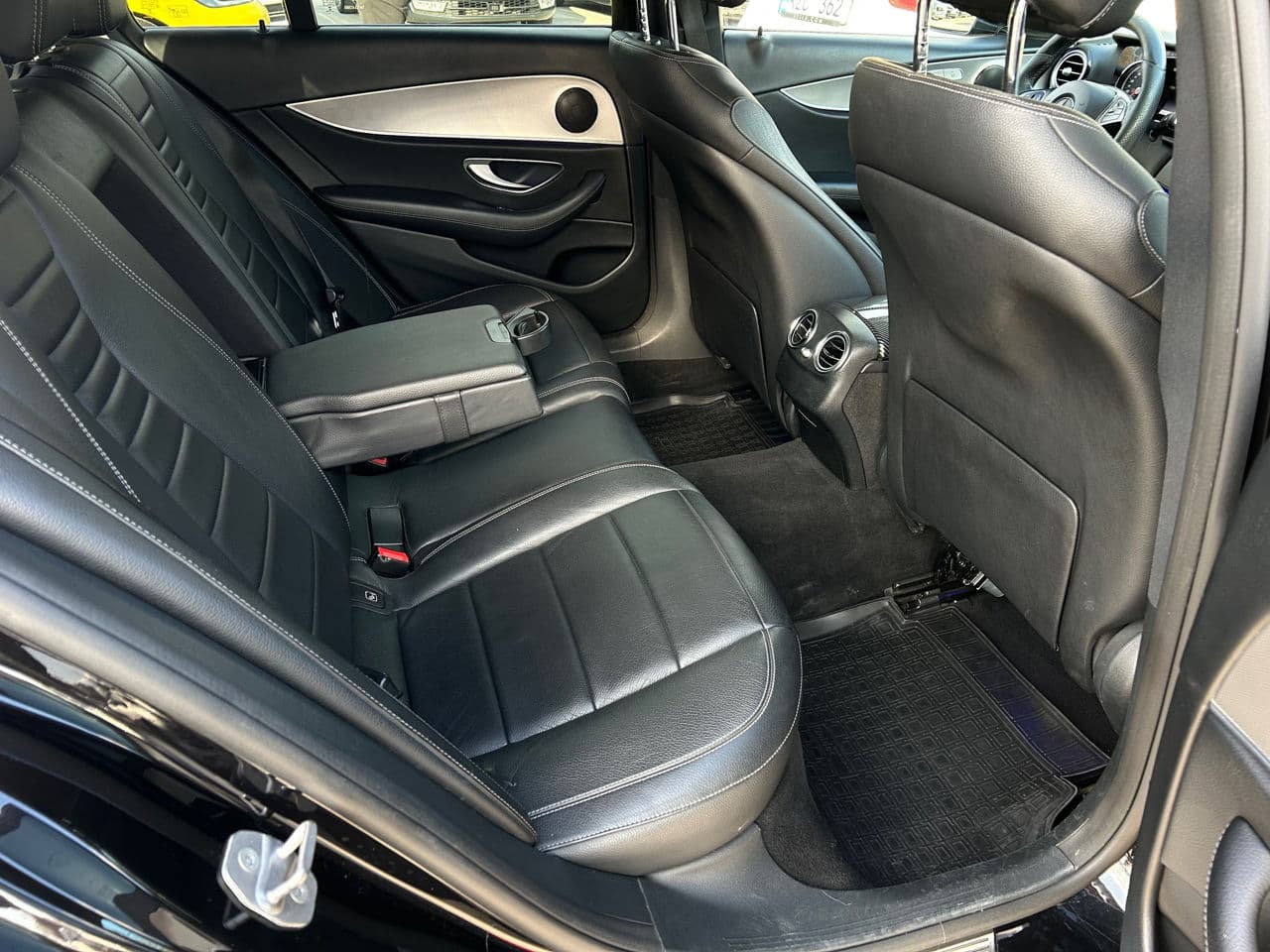 Mercedes E 200 2016 — Миниатюра 17