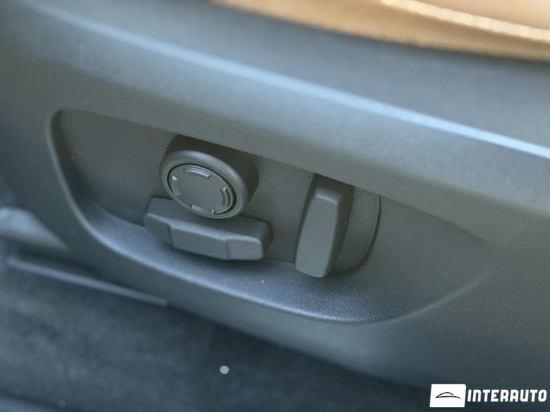 Land Rover Discovery Sport 2019 — Миниатюра 8