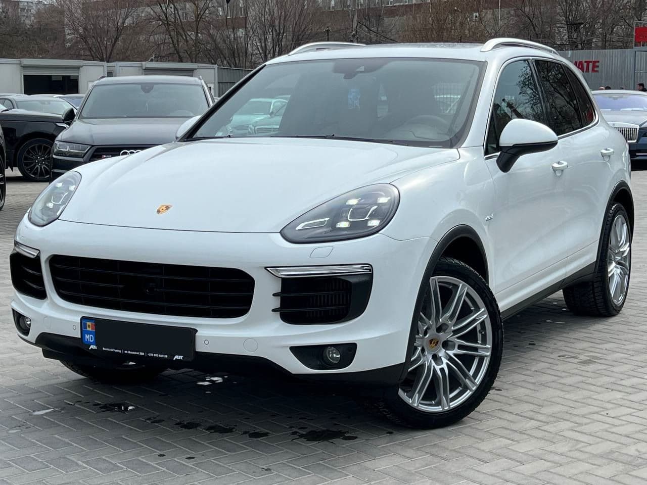 Porsche Cayenne 2016 — Миниатюра 3
