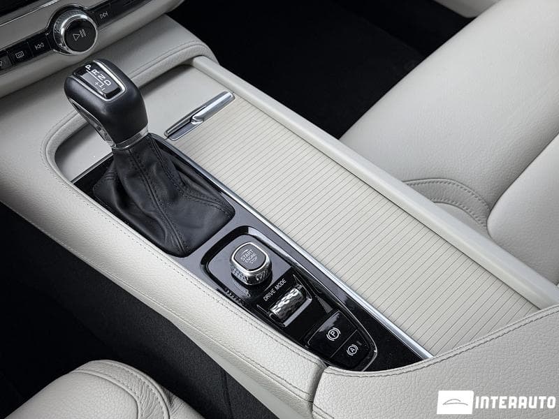 Volvo V 90 Cross Country 2017 — Миниатюра 16