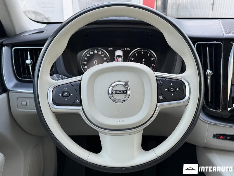 Volvo XC 60 2019 — Миниатюра 11
