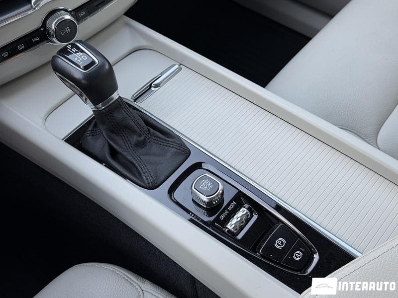 Volvo XC 60 2019 — Миниатюра 16