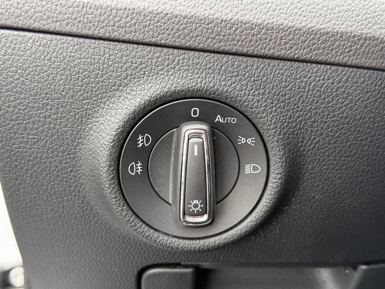 Skoda Superb 2023 — Миниатюра 9
