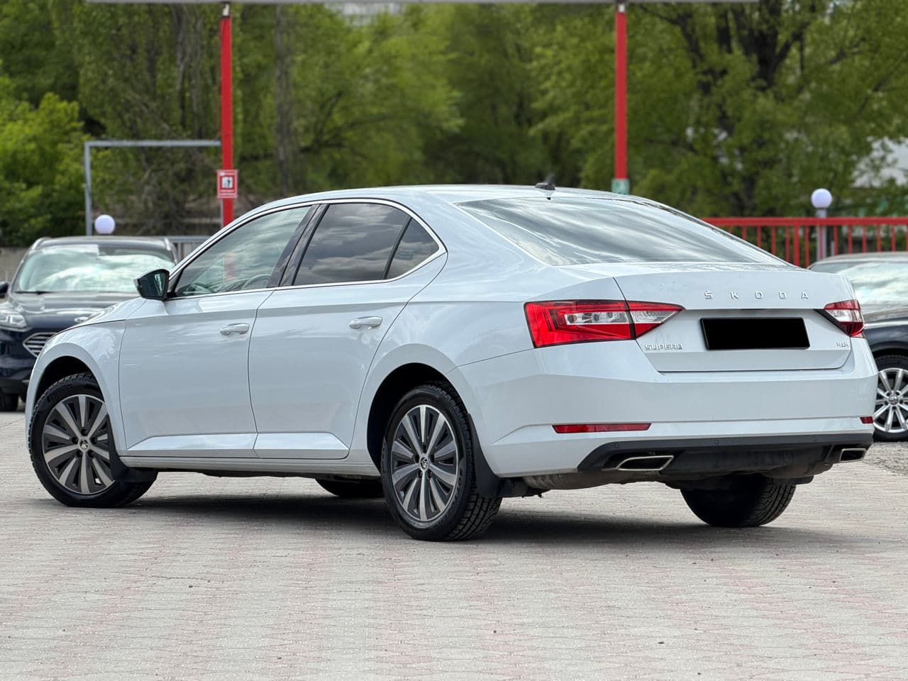 Skoda Superb 2023 — Миниатюра 3