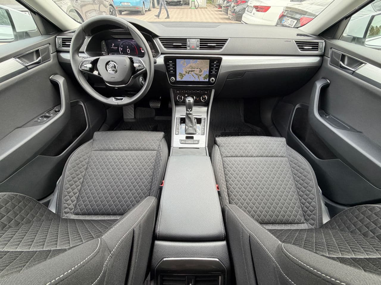 Skoda Superb 2023 — Миниатюра 8