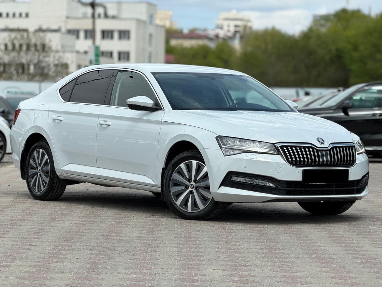 Skoda Superb 2023 — Миниатюра 4