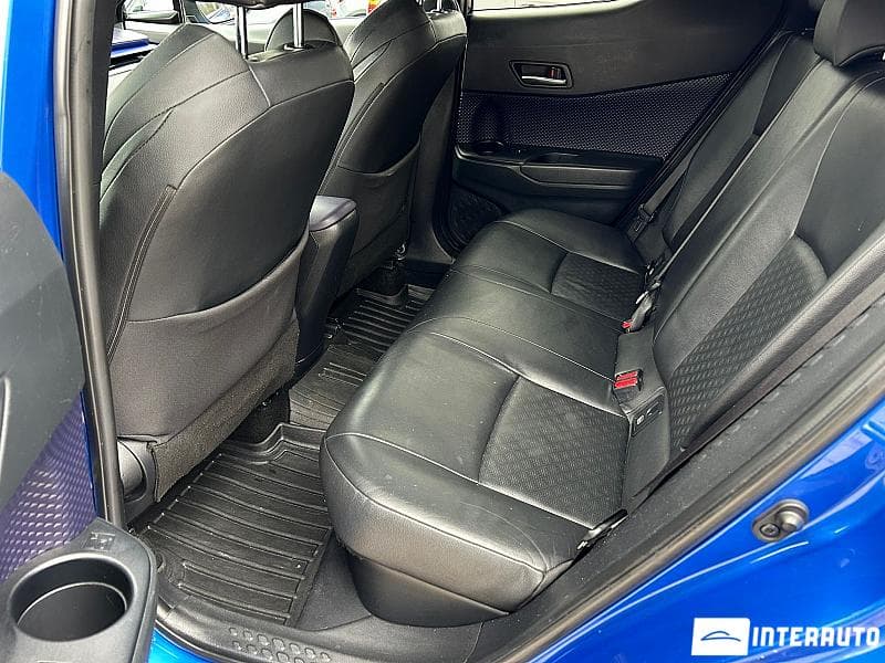 Toyota C-HR 2017 — Миниатюра 17