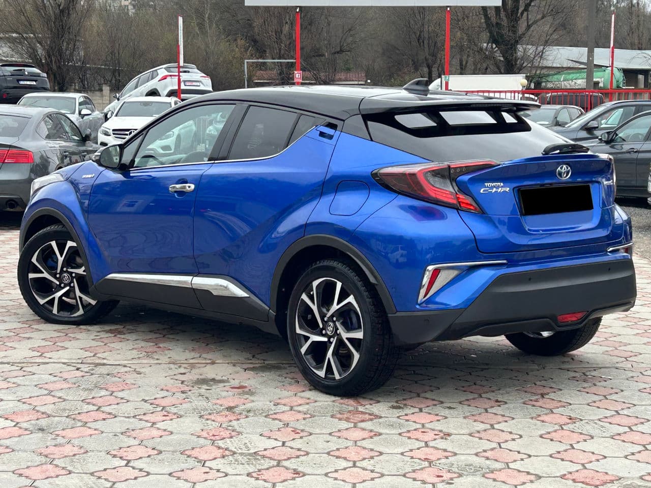 Toyota C-HR 2017 — Миниатюра 3