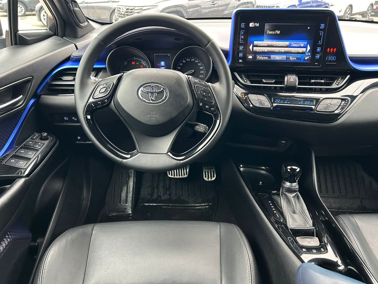 Toyota C-HR 2017 — Миниатюра 7